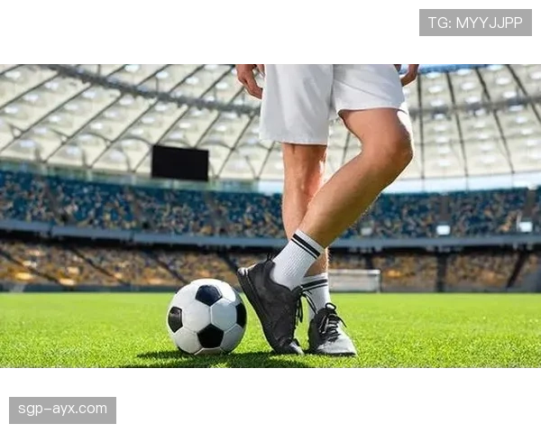 戴维斯与基米希连线揭秘:足球场上的默契搭档如何塑造战术新高度 戴维斯与基米希连线揭秘:足球场上的默契搭档如何塑造战术新高度