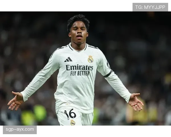 恩德里克VS小罗：巴西足坛新星崛起，青涩天才能否续写传奇？