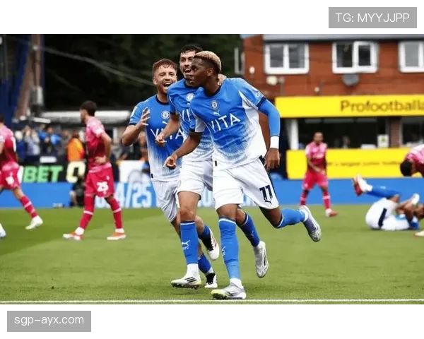 斯托克城在英冠中游挣扎,急需迎来状态回暖以重拾赛季信心 斯托克城在英冠中游挣扎,急需迎来状态回暖以重拾赛季信心